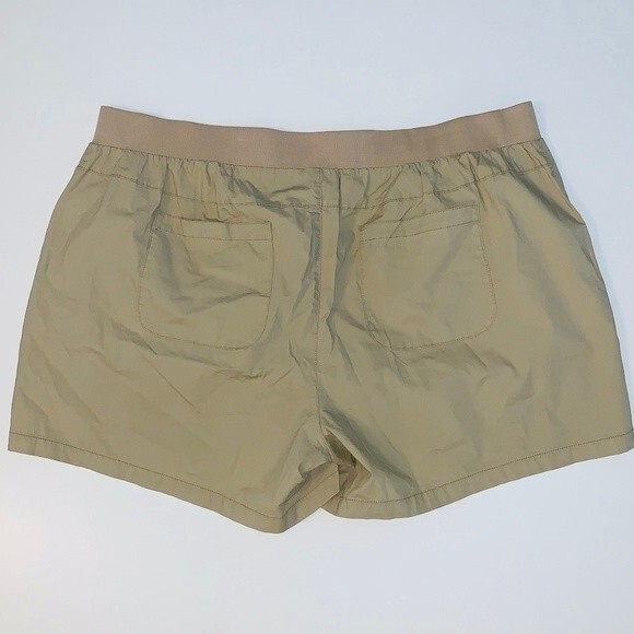 Lane Bryant Khaki Shorts Size 28 - Picture 2 of 4